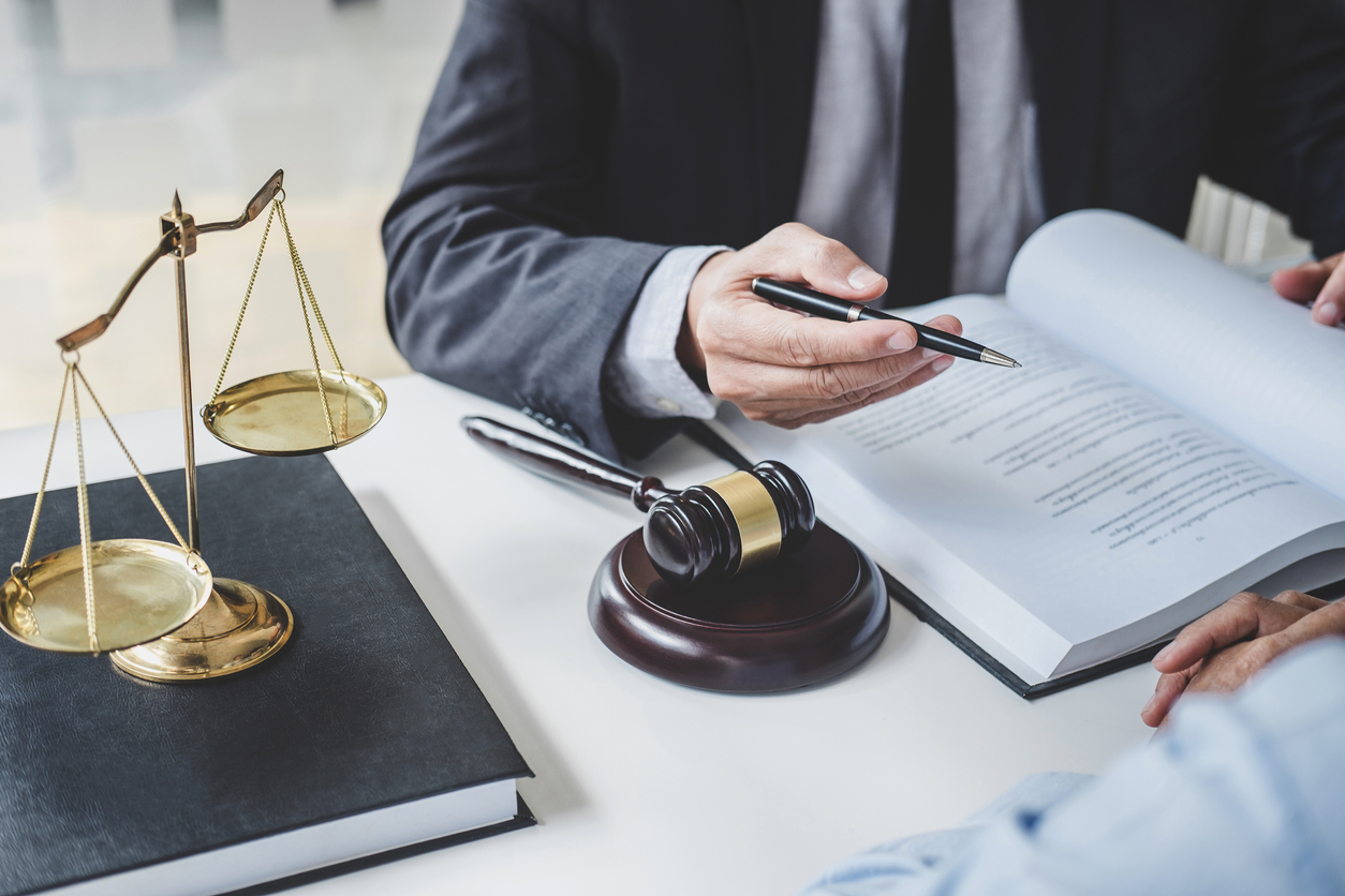 When Should I Hire a Criminal Defense Attorney?